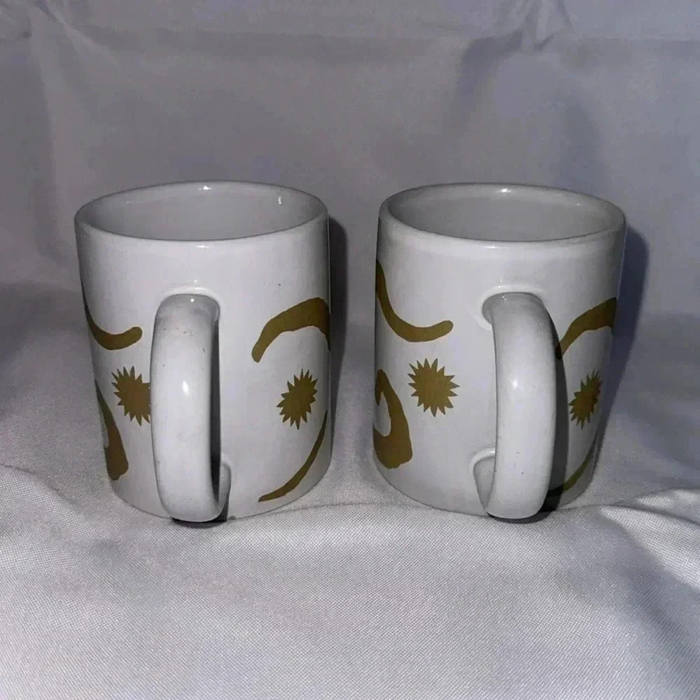 Oscar de la Renta Coffee Mugs - Picture 4 of 5